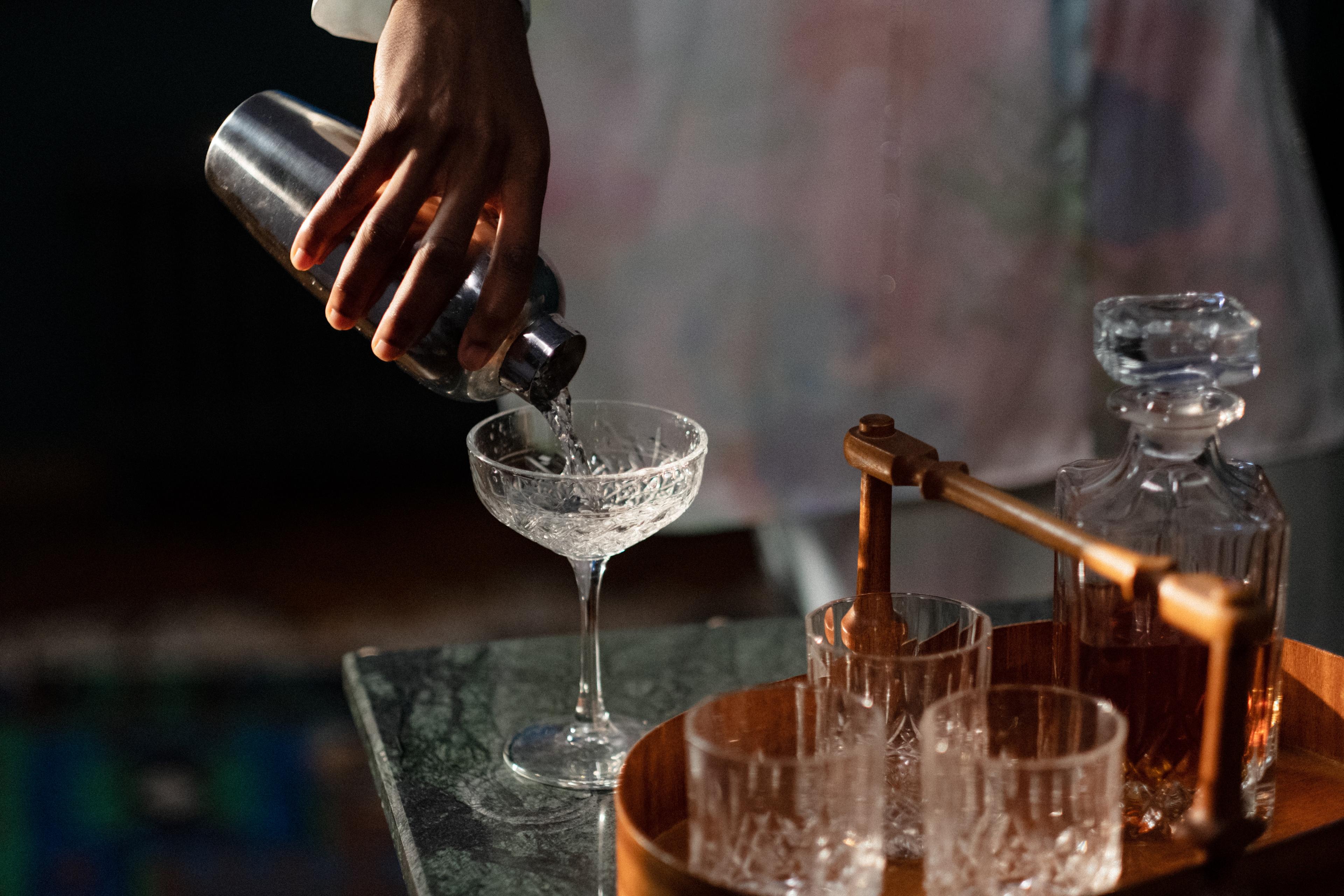 Bartending Etiquette: Do's and Don'ts for Mixing Drinks thumbnail image